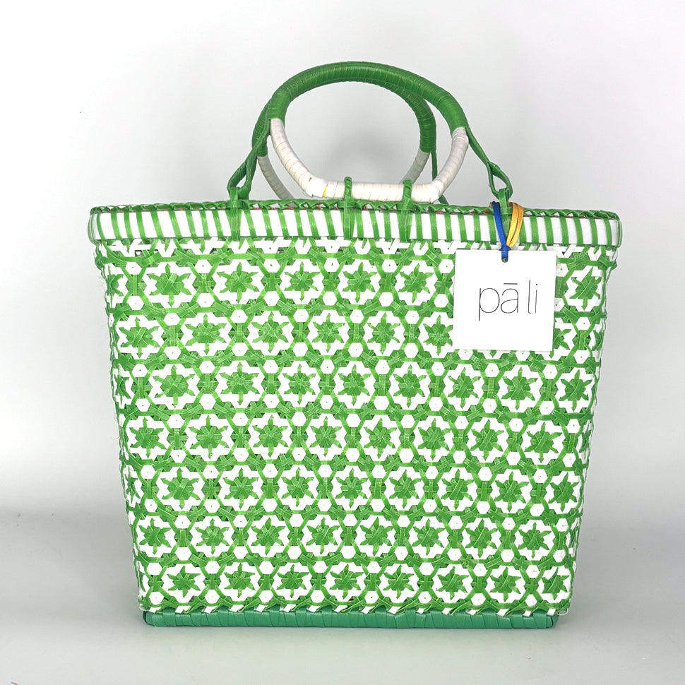 Medium Squished 13*